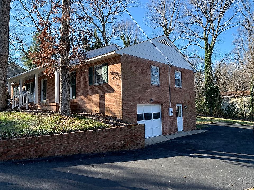1st image of 4700 Stornoway Dr
