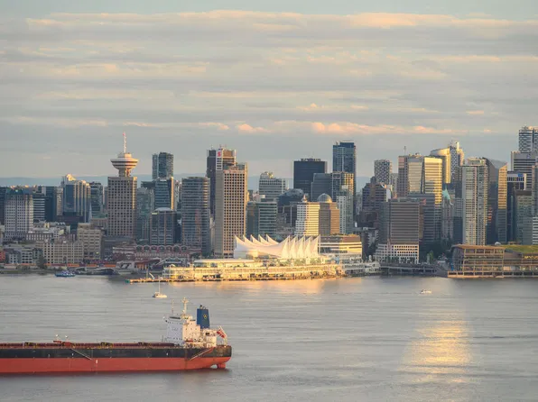 160 W Keith Rd #1505, North Vancouver, BC V7P 3C7