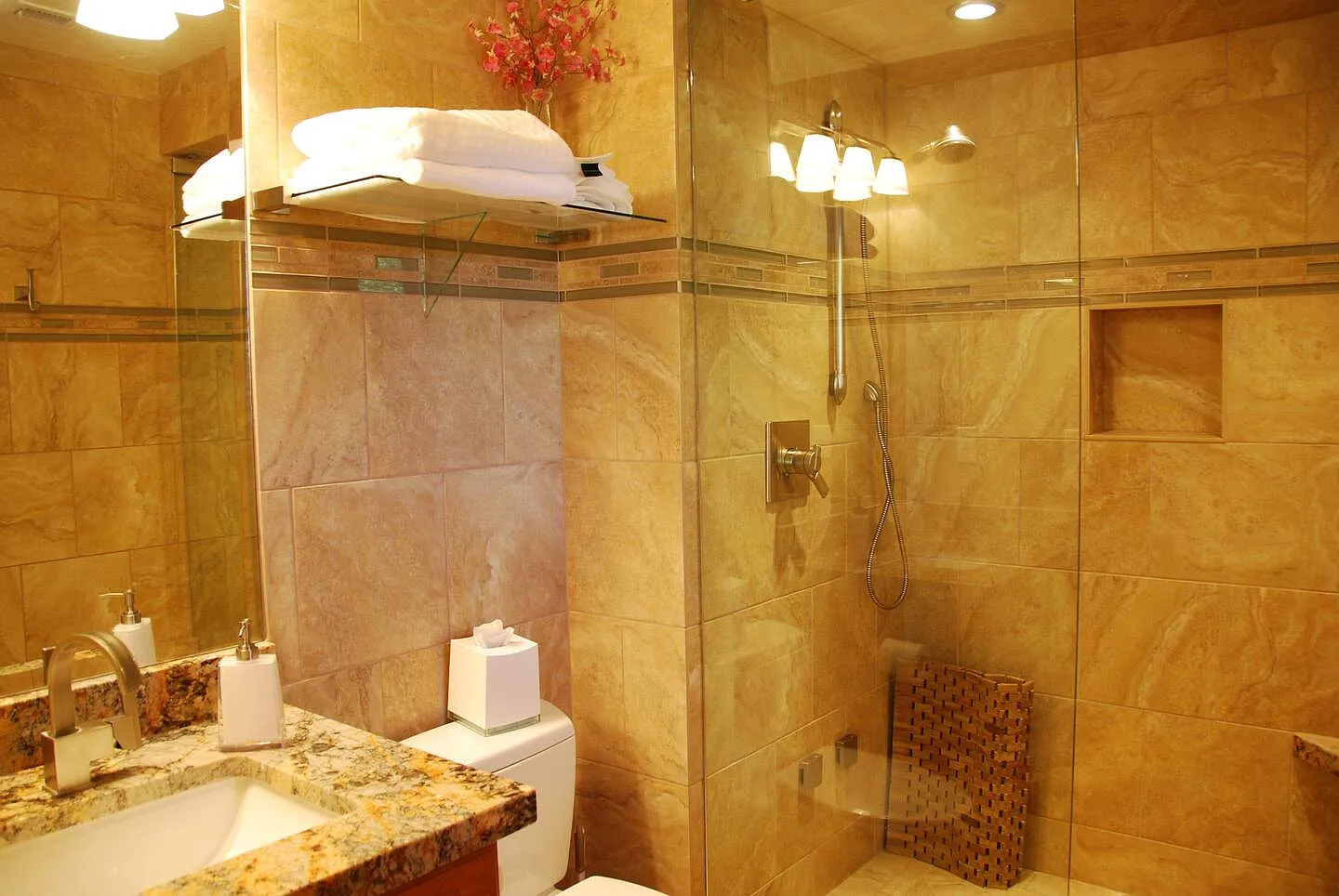 2 bed, 1728 sqft, $6,500 — Photo 4