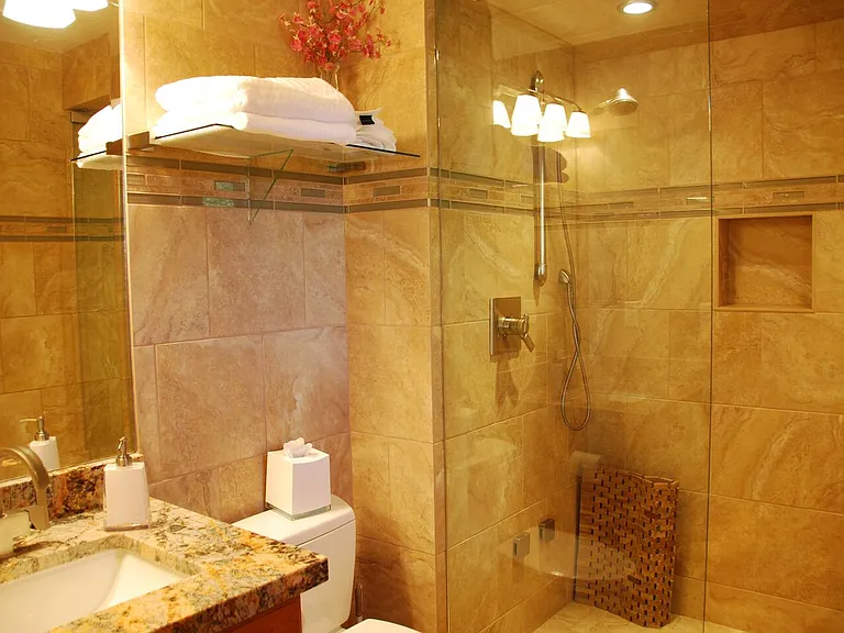 2410 Deer Lake Dr — Photo 4