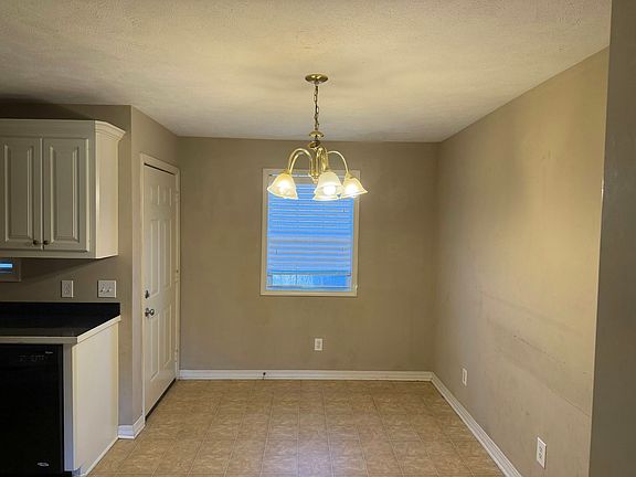 5th image of 122B Richmond Trl NE #B
