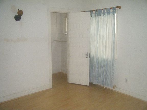 4th image of 5615 Campo Walk