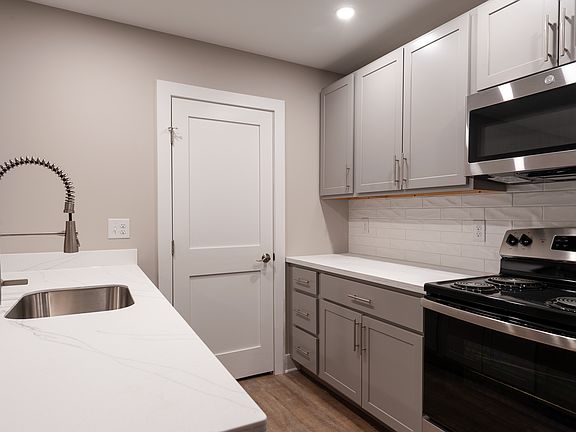 3rd image of 204 E Chester Pike #106