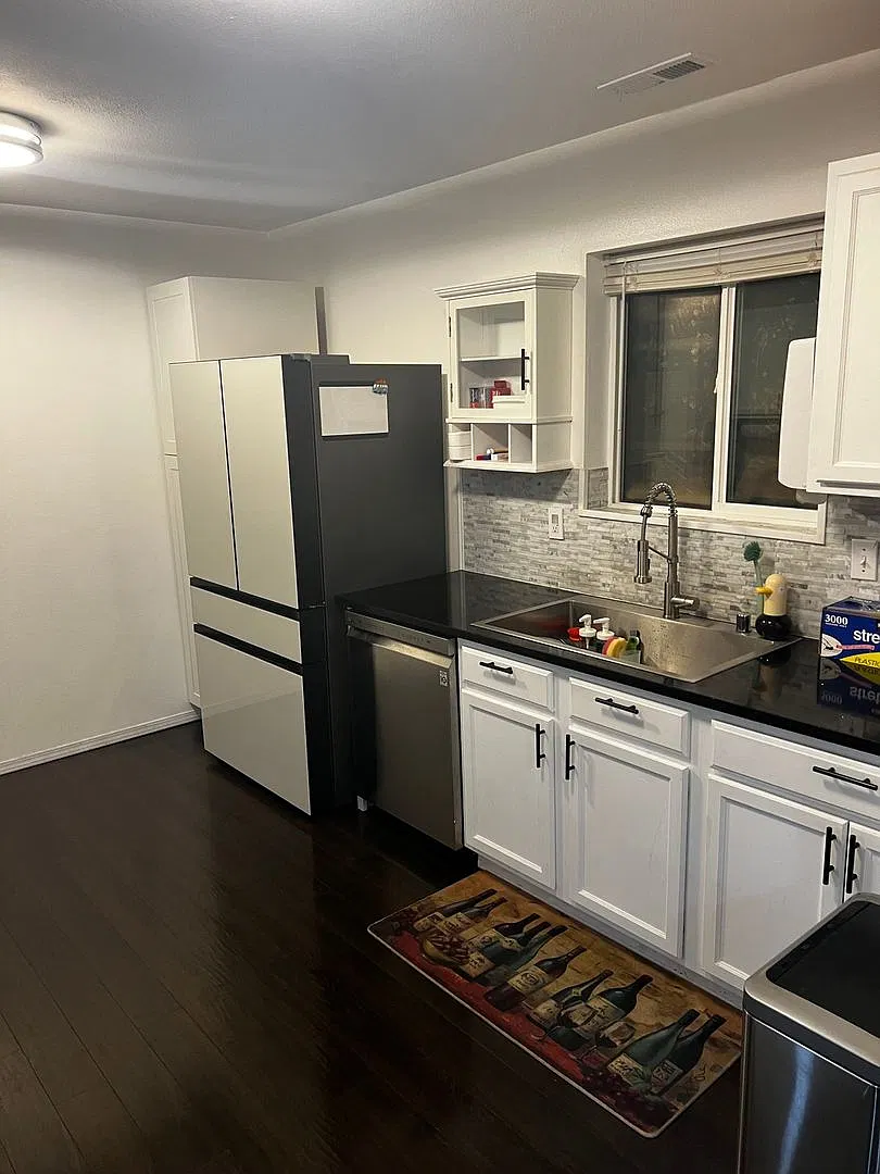 Spacious 4BR House in Kent — Photo 2