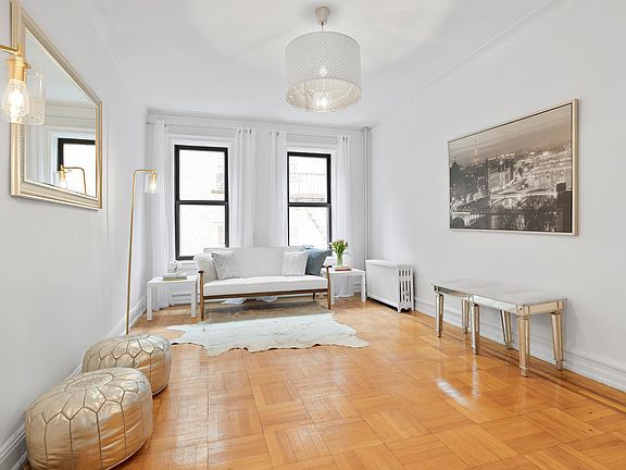 3rd image of 61 Eastern Pkwy APT 2D