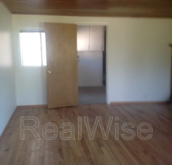 6750 Highway 66 — Photo 15