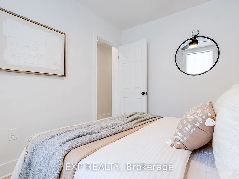 146 Hanson St — Photo 21