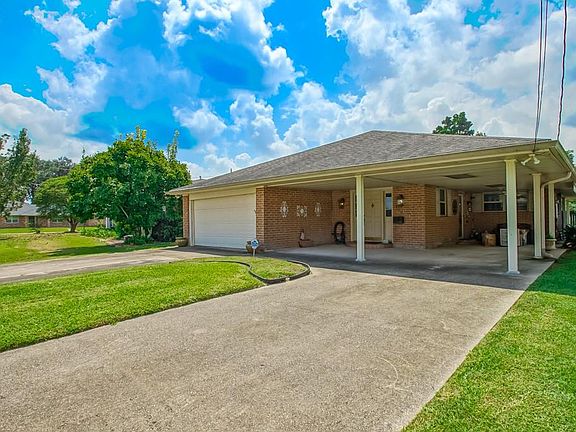 2nd image of 105 New Orleans St