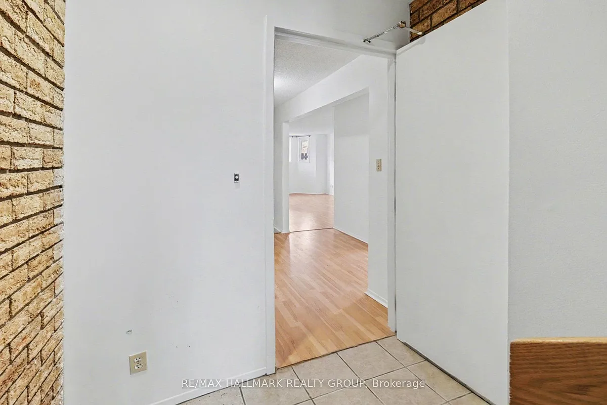 Building Photo - 112 Barrette St #1