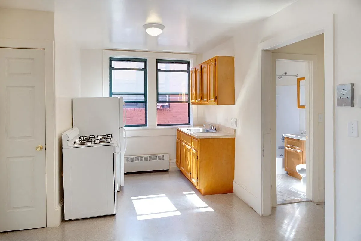 Bedell Towers — Photo 4