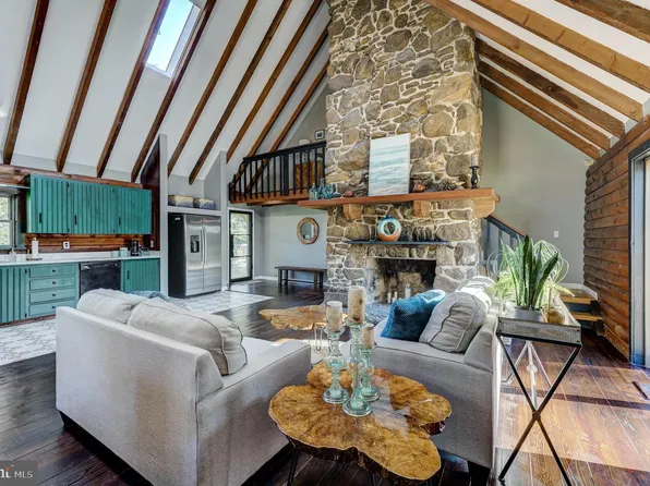 271 Mount Holly Rd, Medford, NJ 08055