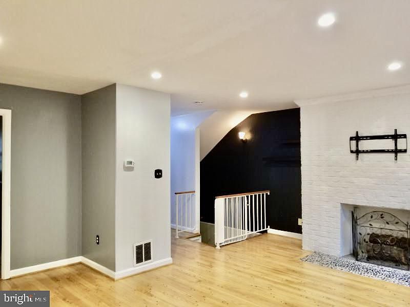 1st image of 6030 Hardwick Pl