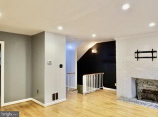 6030 Hardwick Pl, Falls Church, VA 22041