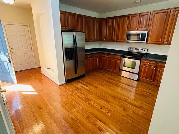 2nd image of 4452 Eaglebrook Dr