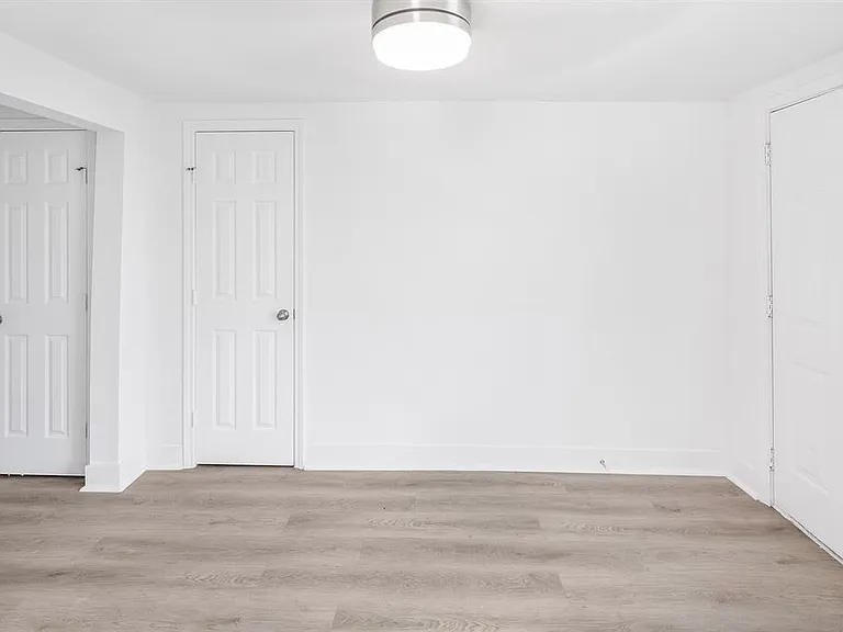 1911 Benson St #2 — Photo 4