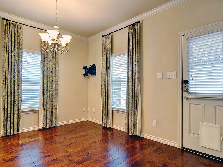 3409 Hamilton Ave — Photo 14