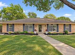2401 Radcliffe Dr, Arlington, TX 76012