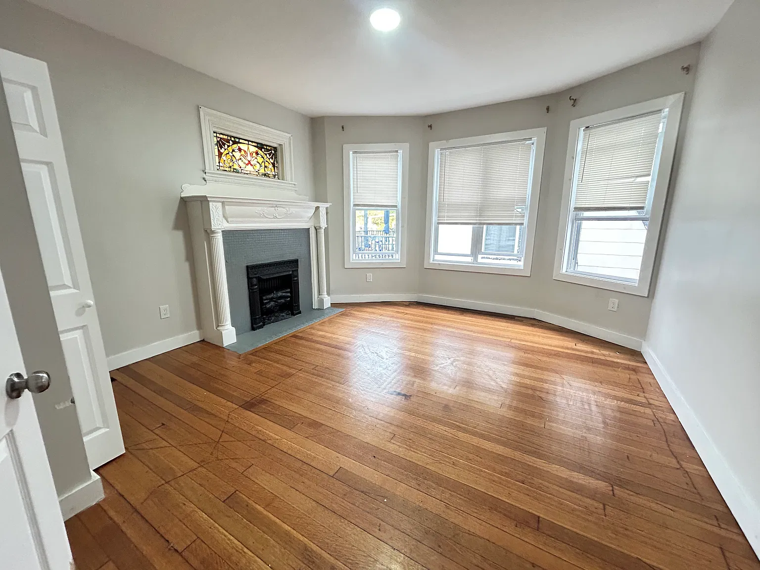 4 bed, 1800 sqft, $4,000 — Photo 3