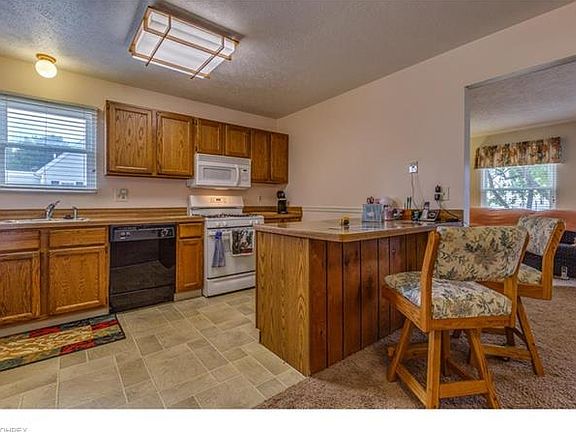 5th image of 5215 Franklyn Blvd #B