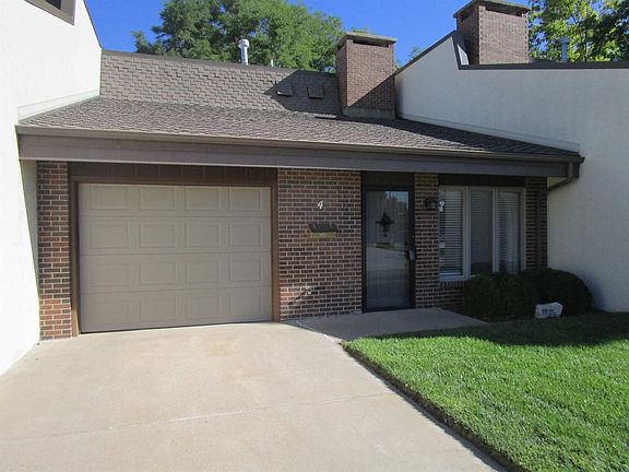 2nd image of 2110 Belmont Pl