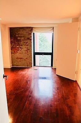 4th image of 41 W 8th St #3513
