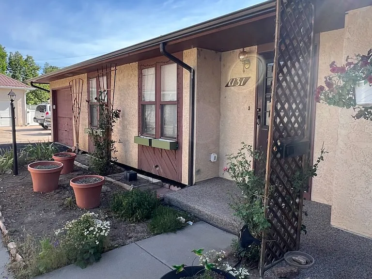 1131 Barr Ave — Photo 2