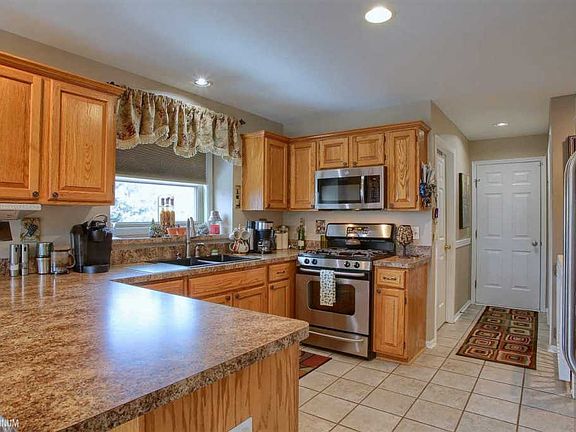 3rd image of 50811 Millstone Dr