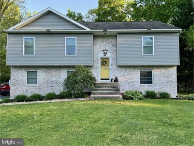 98 Manassas Dr, Falling Waters, WV, 25419