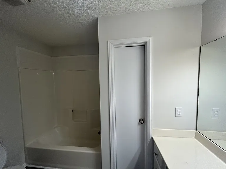 650 N Dixie Ave #A — Photo 10
