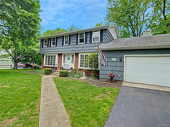 3rd image of 8644 Sheridan Hill Dr