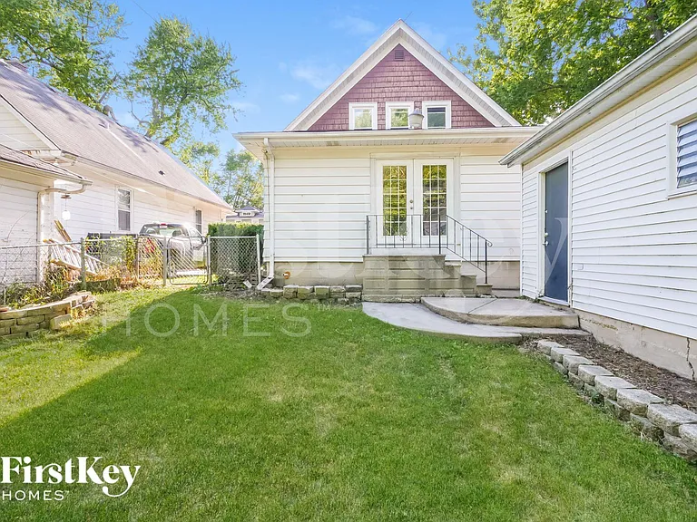 728 Watson St — Photo 14