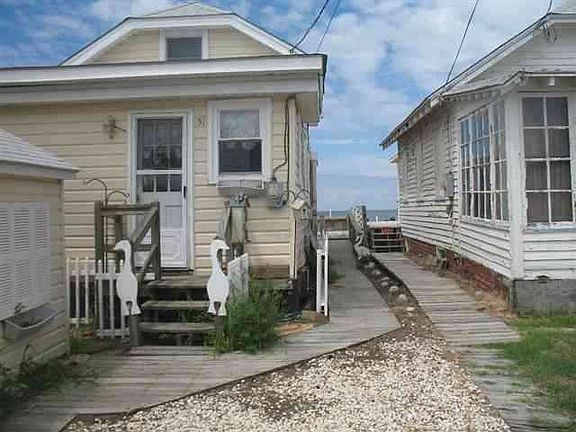 5th image of 51 Beach Ave