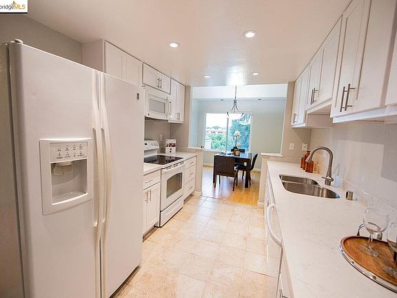 5th image of 3771 Stoneglen N