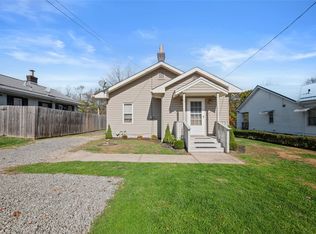 5 Crest Dr, Indianola, PA 15051