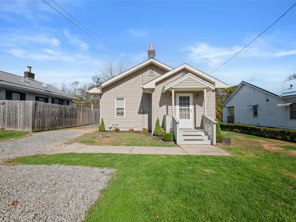 5 Crest Dr, Indianola, PA 15051