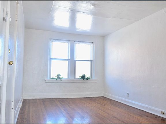 3rd image of 7202-7212 Lyndover Pl 2601 Bellevue #7212