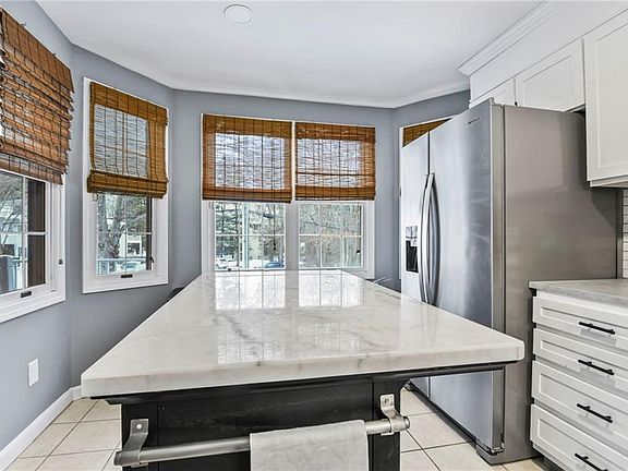 5th image of 125 Trellis Dr