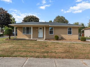 40553 Passmore Dr, Clinton Township, MI 48038