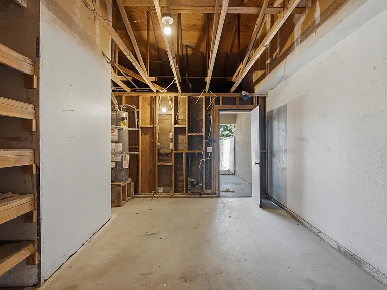 21134 Multnomah Rd — Photo 21