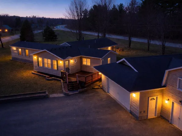 108 Pepper Hill Rd, Mooers Forks, NY 12959