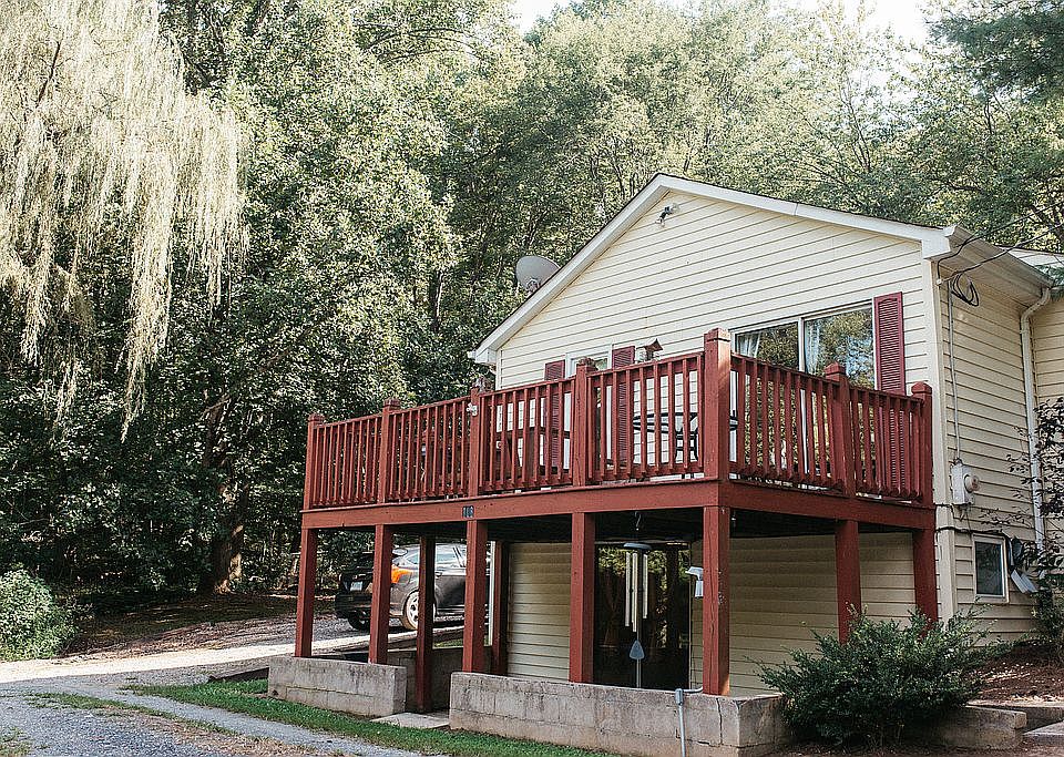 1st image of 108 Knotty Pine Dr