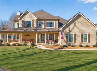 56 Walnut Ridge Dr, Hoschton, GA 30548