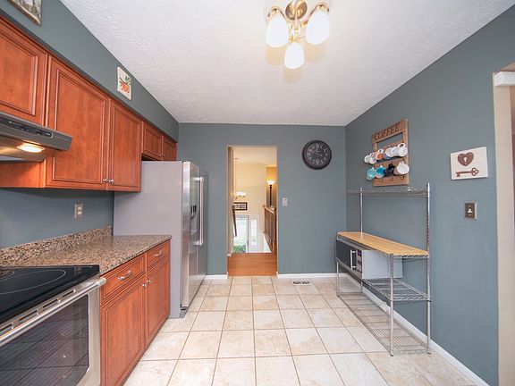 4th image of 818 Fairwind Dr
