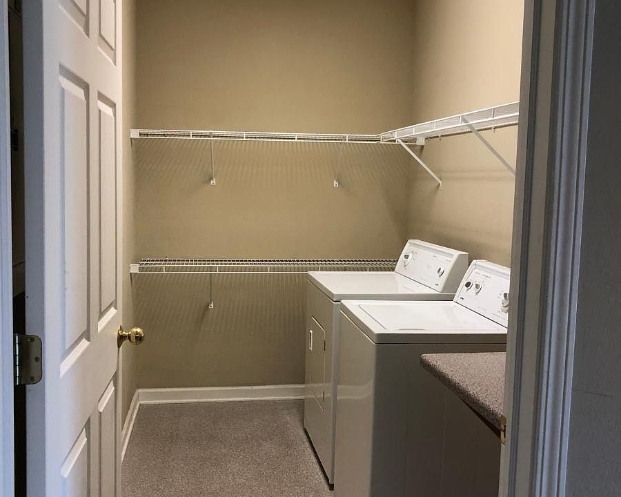 Laundry Room with full size washer/dryer
