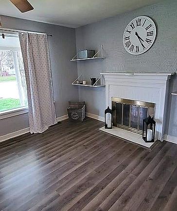 4th image of 3002 E Memorial Dr