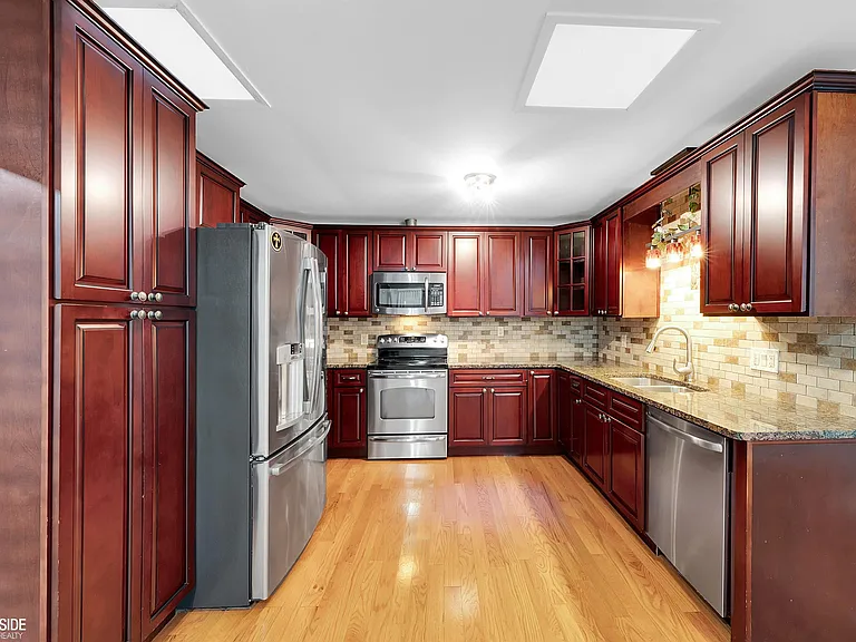 107 Bloomfield Blvd — Photo 3