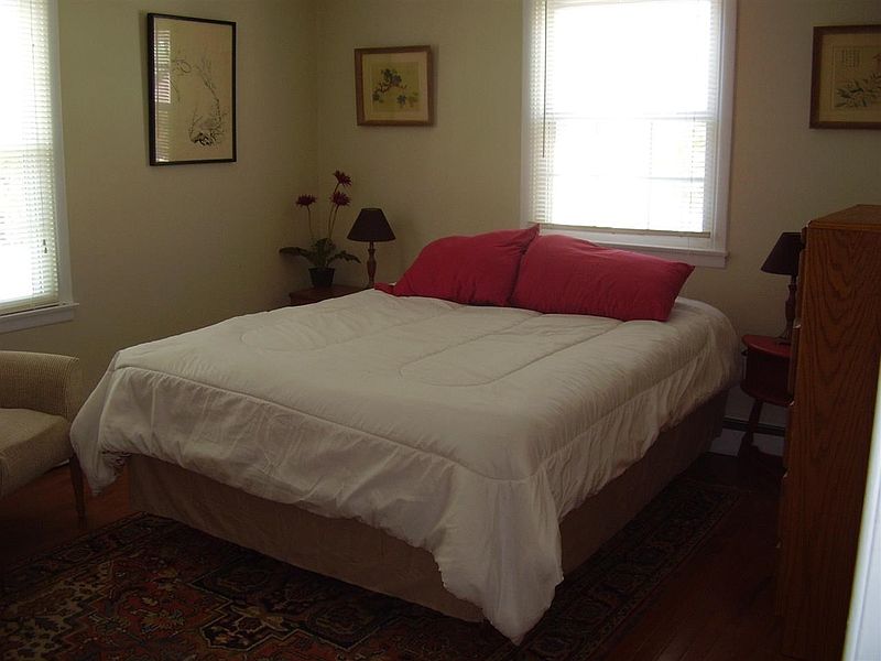 4th image of 2 S EAST Street
