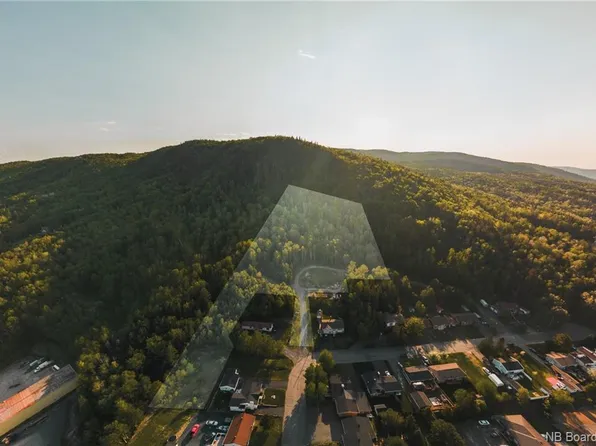 7 Guimond Ave, Edmundston, NB E3V 3X6