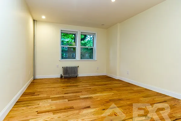 Rented by EXR | media 2