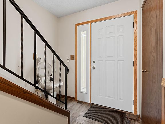 3rd image of 1656 Meadow Cir SE